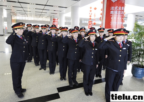 包头站提高客运员服务技能 (1).jpg