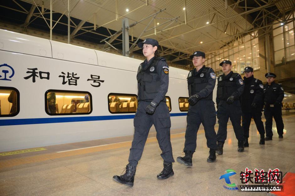 1456629000875324.jpg 常锦源,呼和处宣教,动车首运安保.jpg