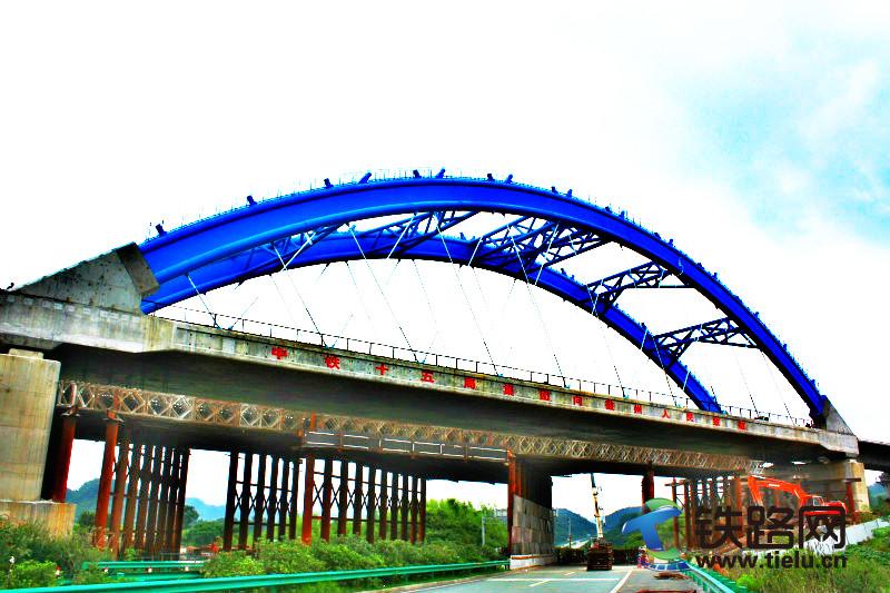 孔灵跨绩黄高速系杆拱桥.jpg