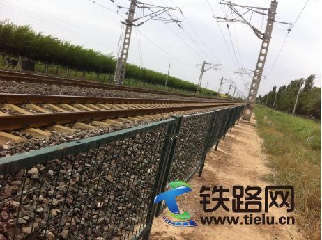 惠银二线防护栅栏.jpg