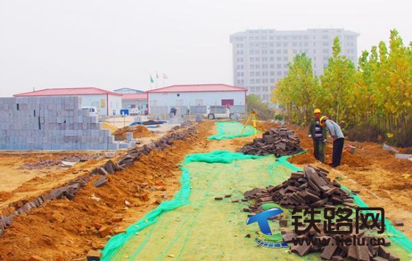 web中铁七局五公司金港花园住宅小区项目临建工程开始施工 .JPG