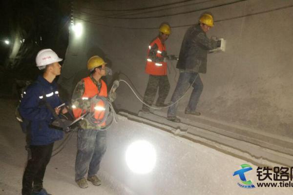 中铁十五局杭黄项目部全面开展隧道质量检测