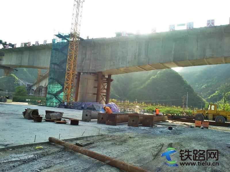 已完工的转体梁.jpg