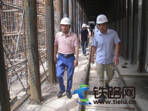 在东环城路站检查.jpg