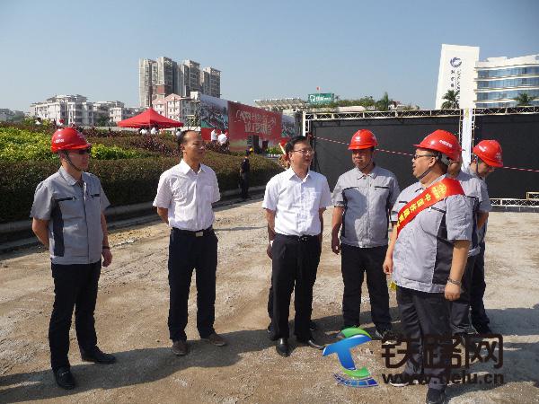中铁十一局广州轨道交通十八和二十二号线项目部党工委 学习贯彻党的