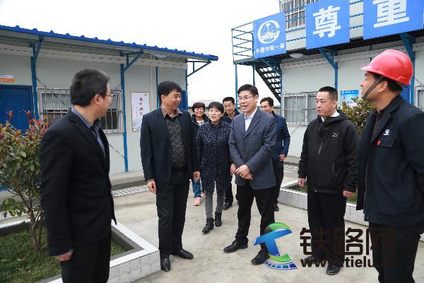 2.了解项目部驻地建设情况.jpg