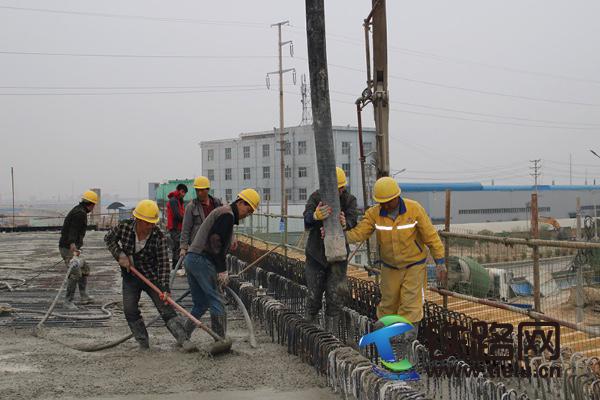 中铁七局五公司太焦铁路项目首座现浇梁浇筑完成.jpg