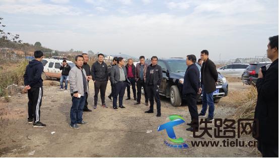 冷水滩掀起铁路沿线安全环境整治高潮