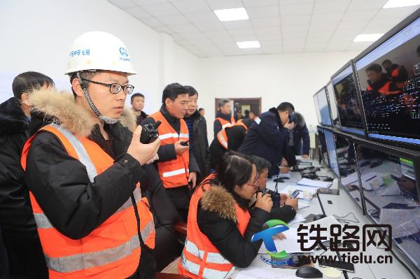 中铁七局电务公司参建的锦承铁路朝叶段 “四电”扩能改造工程顺利开通 (2).jpg