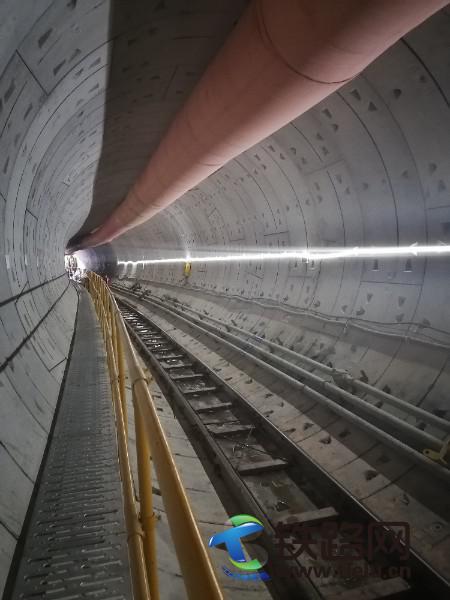 盾构隧道内图片.jpg