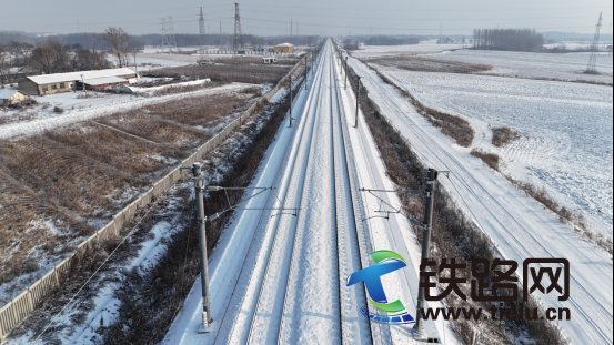 1764333188738516.png 铁伊高铁正线接触网全线贯通358.png
