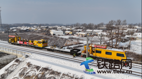 哈伊高铁铁伊段正线接触网全线贯通