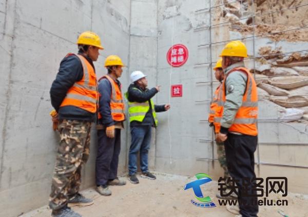 1765887966993783.jpg 现场讲解.jpg