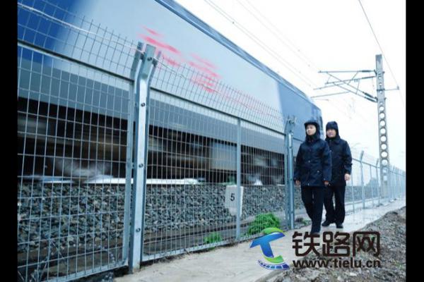 ��ս���� ����ʹ������������·������ȫ�����÷�ѴӦ