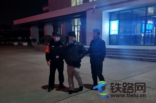 ��Ѯ���˶�ҹ��ҳ��� ů���񾯡�ƭ�����ֻ���ϵ����