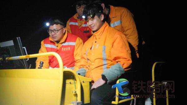 �������ϵġ���ľ��̽�˱�ƽ��