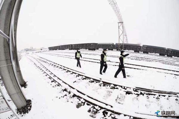 ��ѩΪ���ͨ ����һ�߻�ƽ��