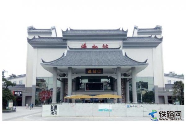 ��ɽ��վ�������������Ļ���վ���·�չ