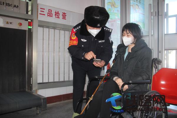 铁汉柔情 “疫”线担当